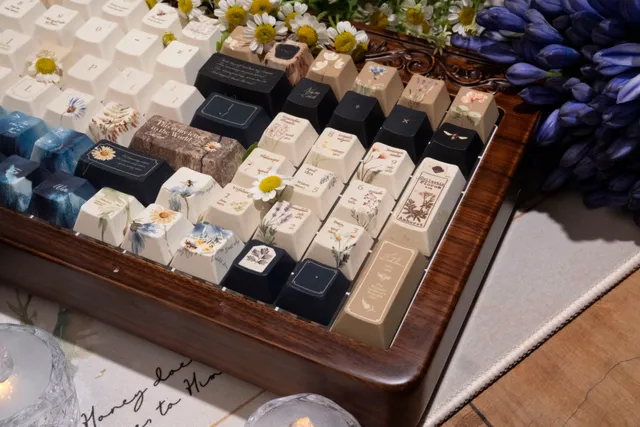 Sealed Garden Keycap Set Photo 6